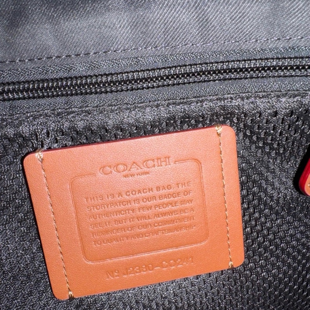 UEC Coach Gotham Pebbled Black Leather Messenger Bag - Picture 5 of 7